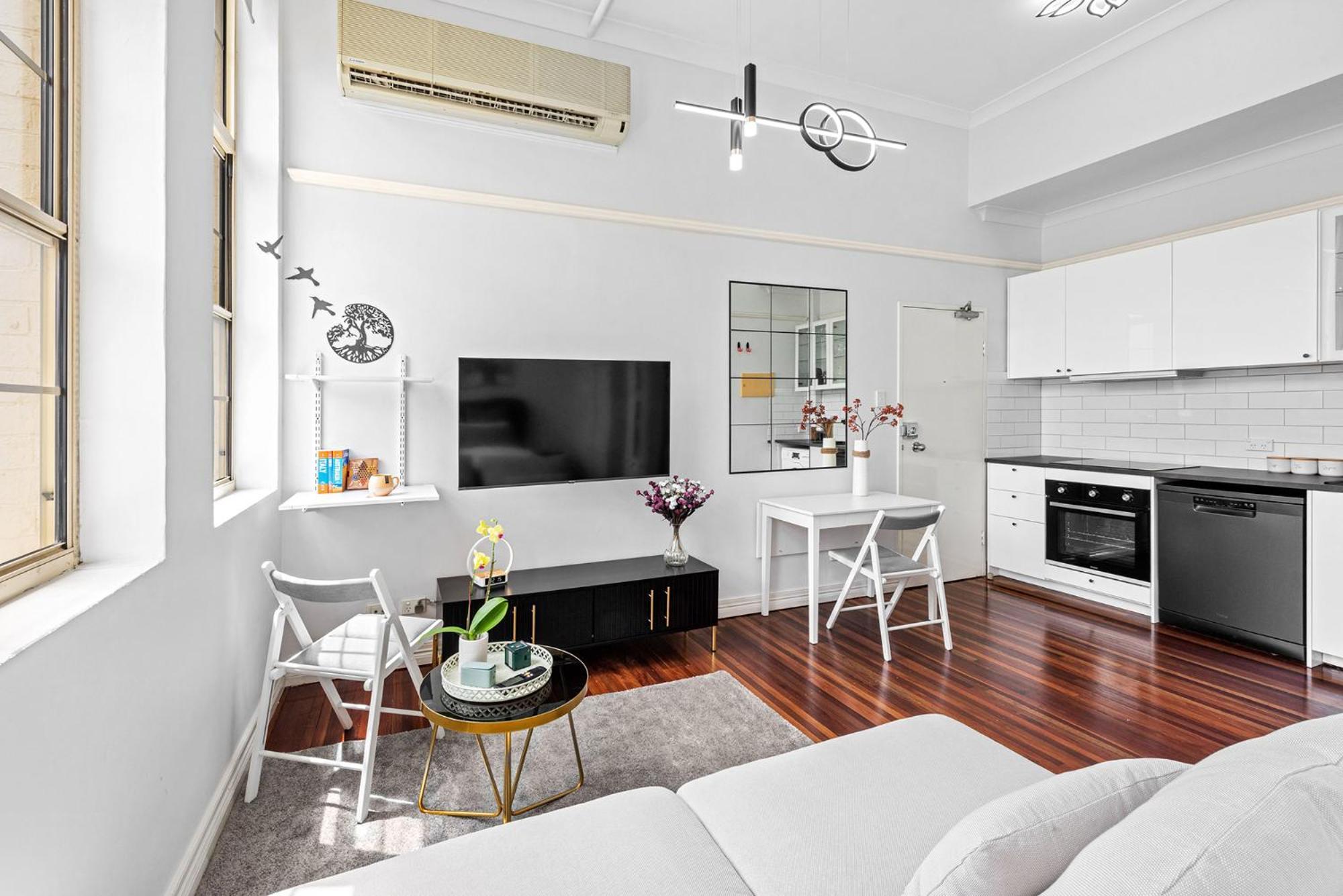 Stylish 1 Bedroom Retreat In The Heart Of * Brisbane